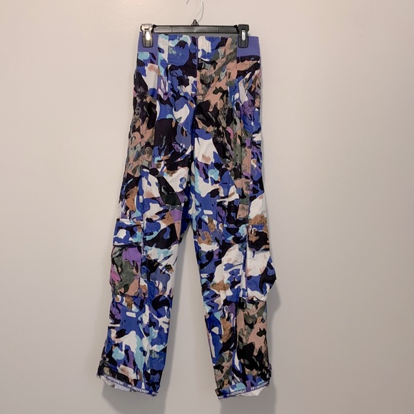 FP MOVEMENT Mesmerize Me Printed Cargo Pants Violet Splendor NWT - Picture 5 of 9